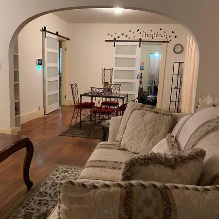 Comfortable 2-Bdrm Spacious Home With Wifi & Patio